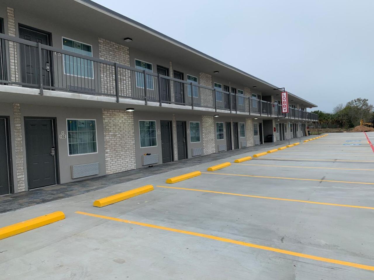 Super 8 By Wyndham Sulphur South Exterior foto